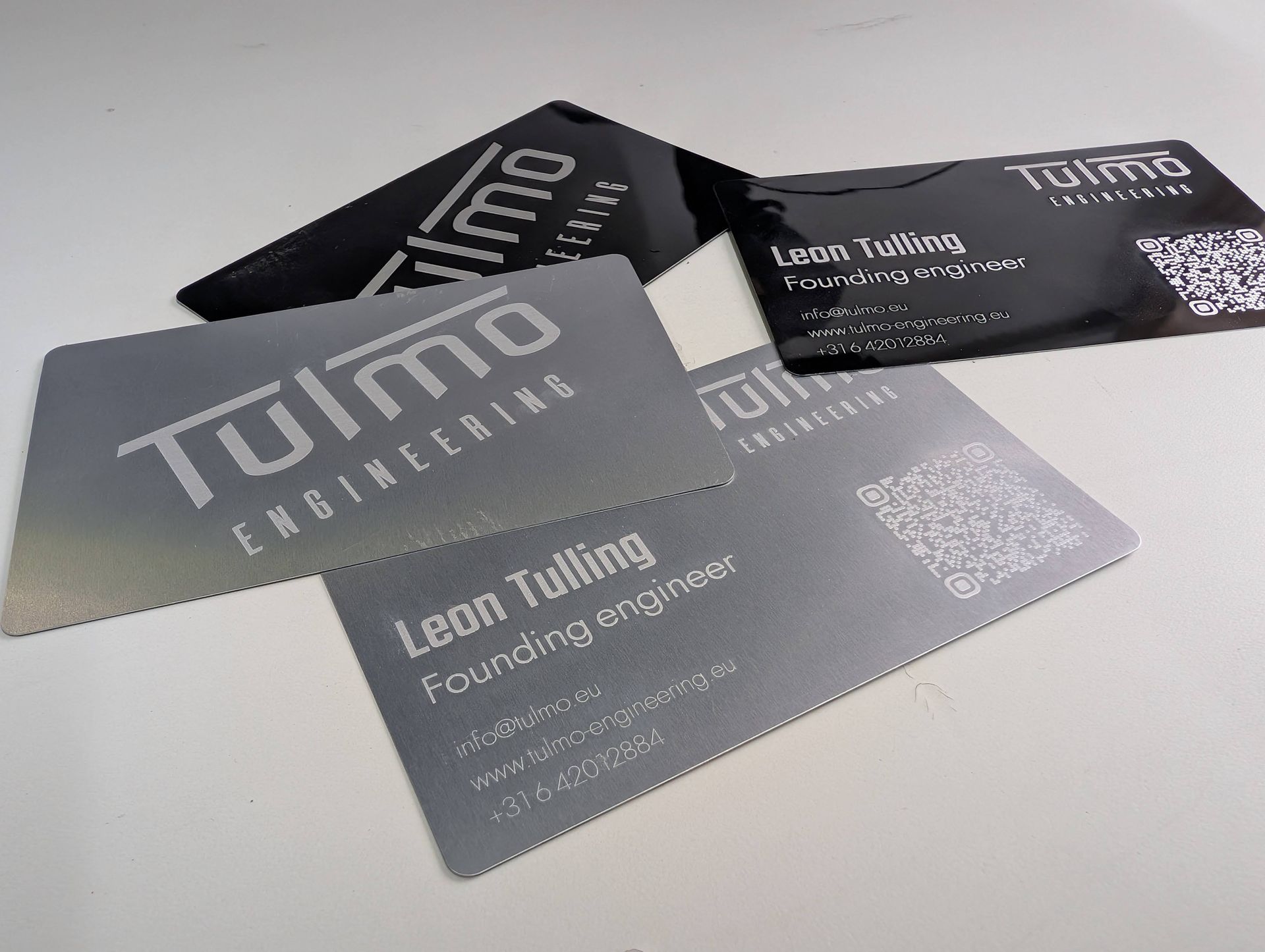 Gegraveerde aluminium visitekaartjes